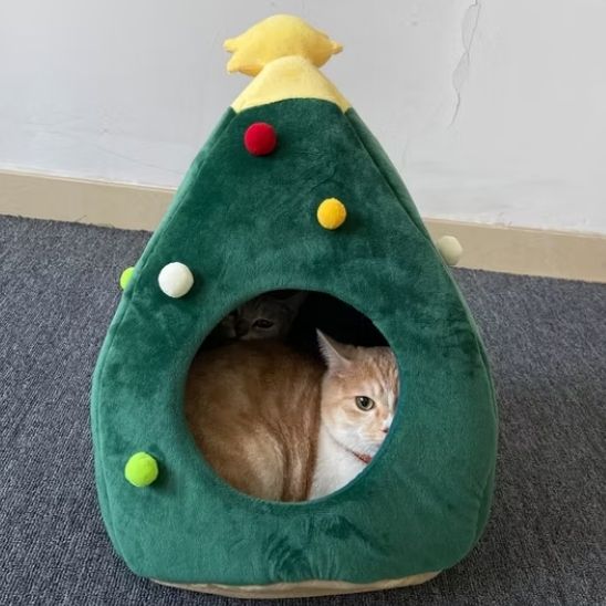 lit-pour-chat-festif-sapin-vert-noel-heureux-sécurité